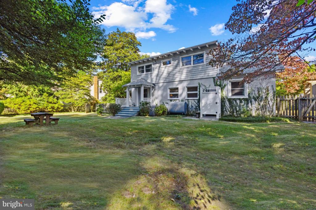 30 DECATUR AVENUE