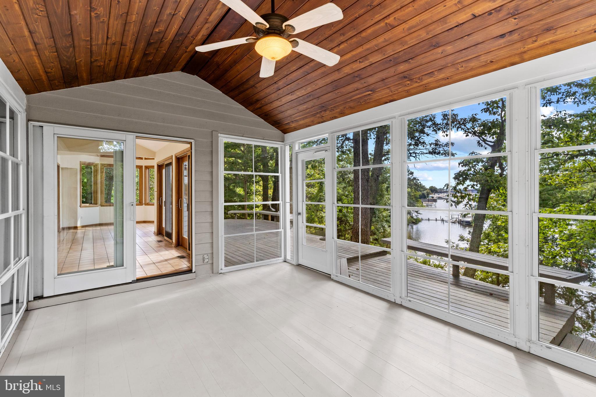 WATERFRONT | 105 WALLACE MANOR ROAD