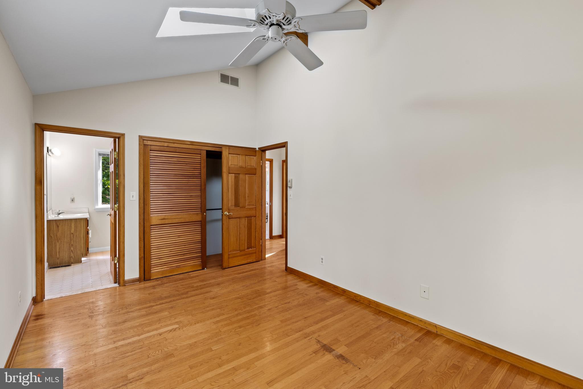 WATERFRONT | 105 WALLACE MANOR ROAD