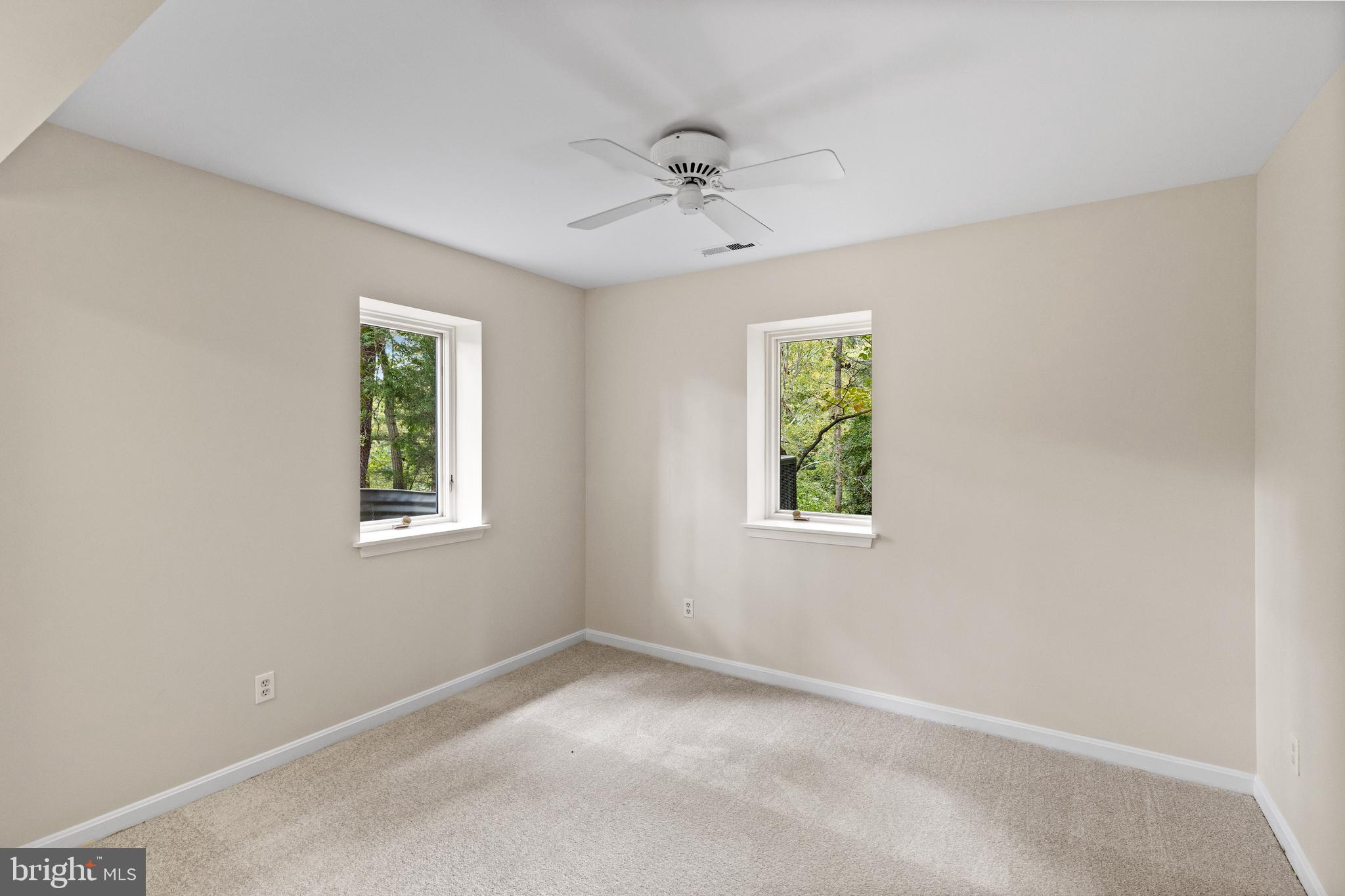 WATERFRONT | 105 WALLACE MANOR ROAD