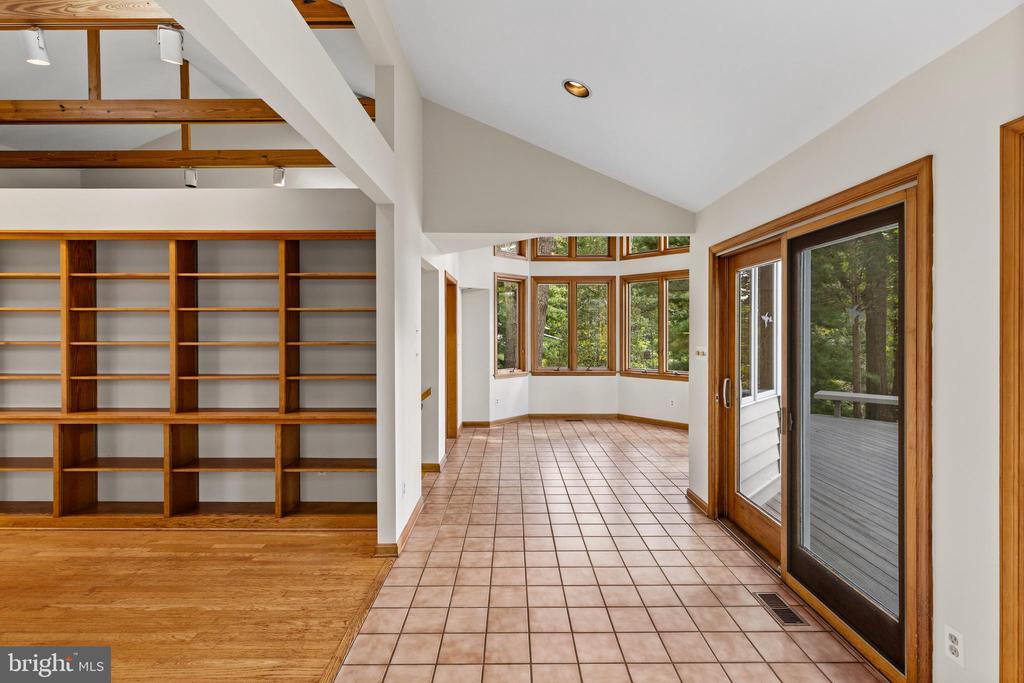 EDGEWATER WATERFRONT | 105 WALLACE MANOR ROAD