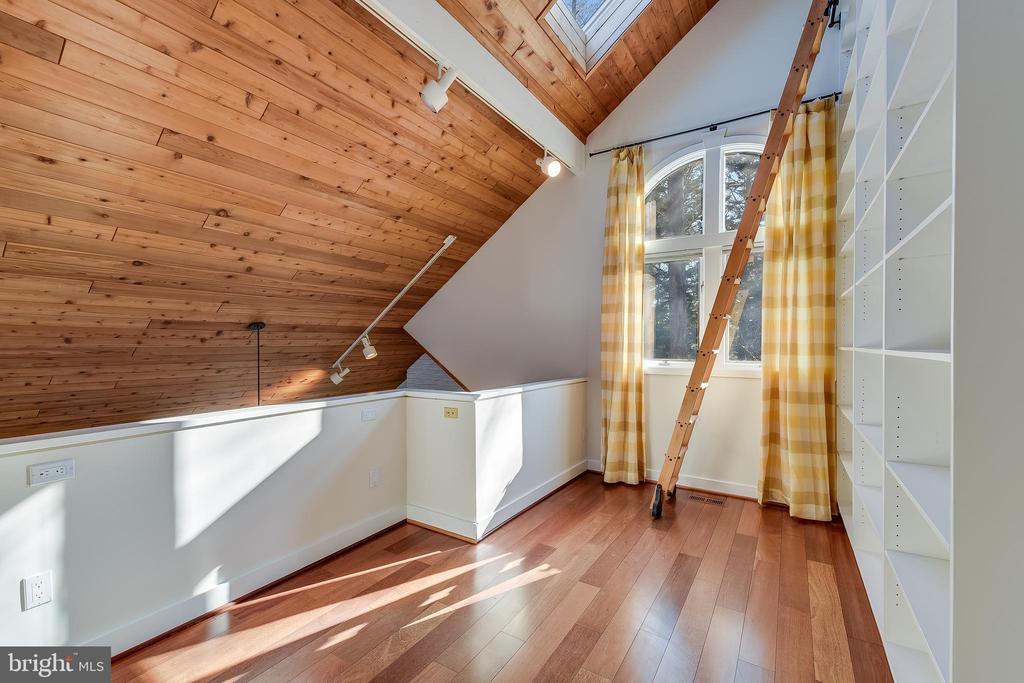 48 POPLAR POINT ROAD