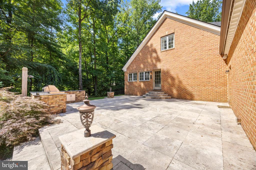 CROWNSVILLE LUXURY | 1603 UPTON SCOTT WAY 
