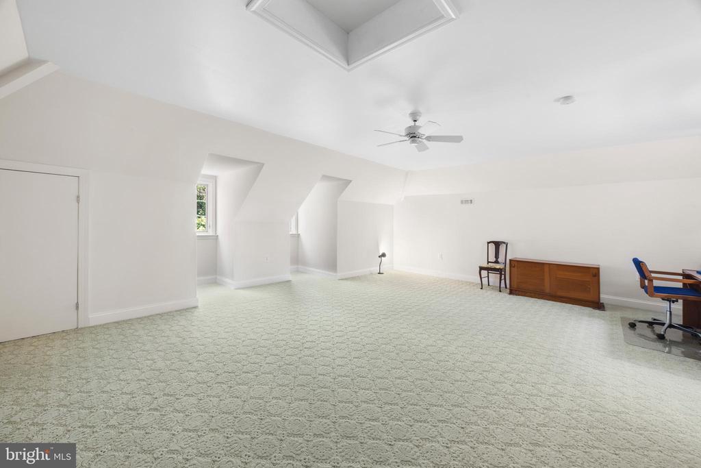 CROWNSVILLE LUXURY | 1603 UPTON SCOTT WAY 
