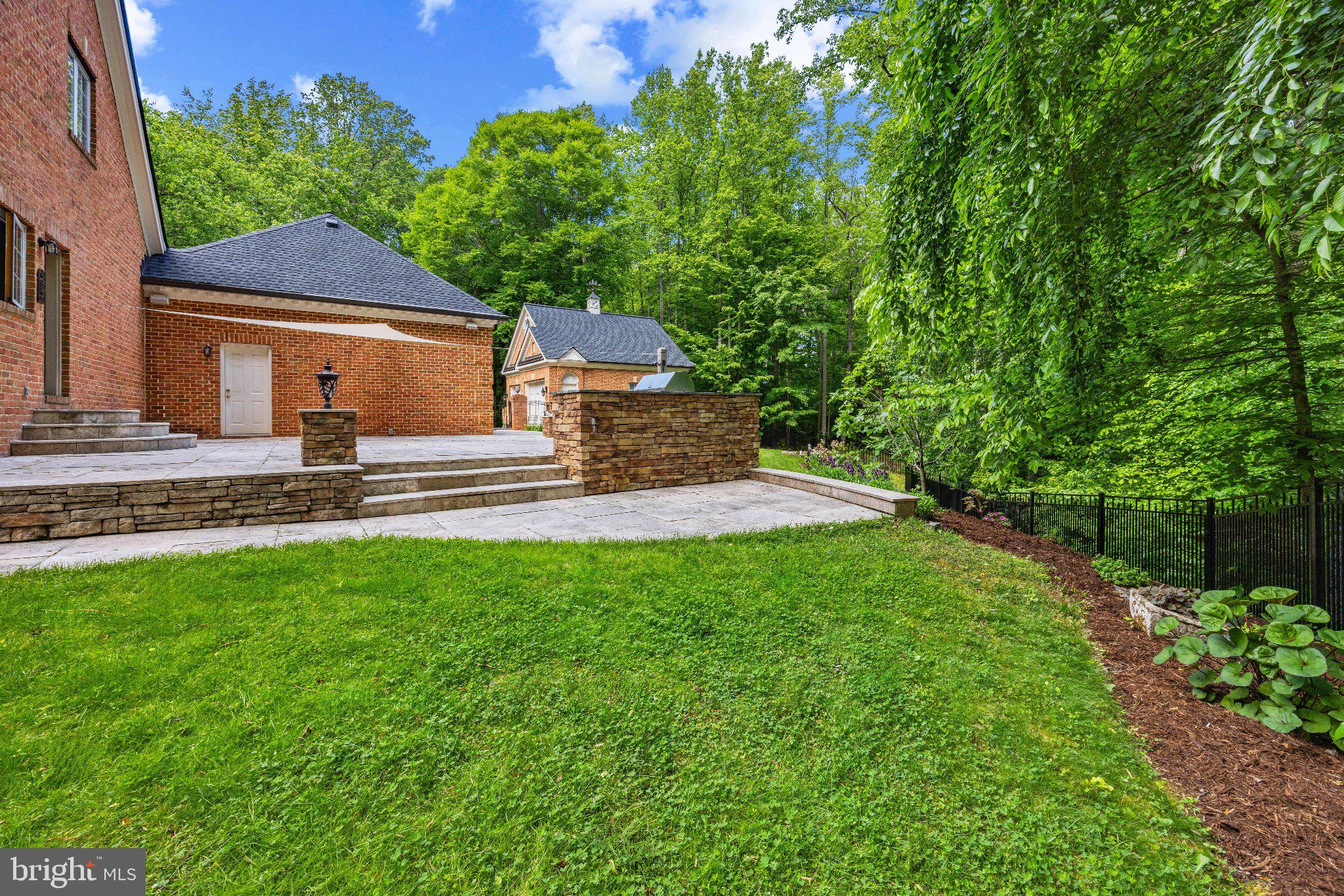 CROWNSVILLE LUXURY | 1603 UPTON SCOTT WAY 