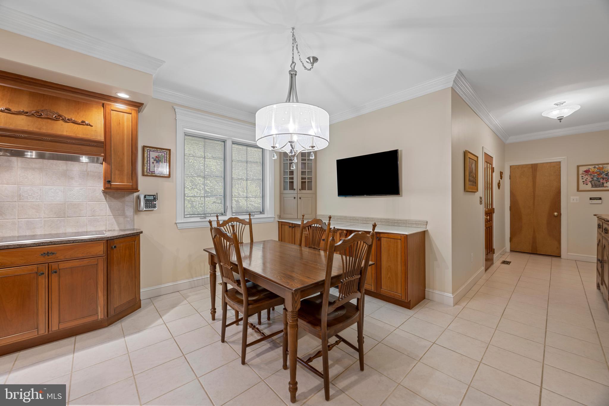 CROWNSVILLE LUXURY | 1603 UPTON SCOTT WAY 