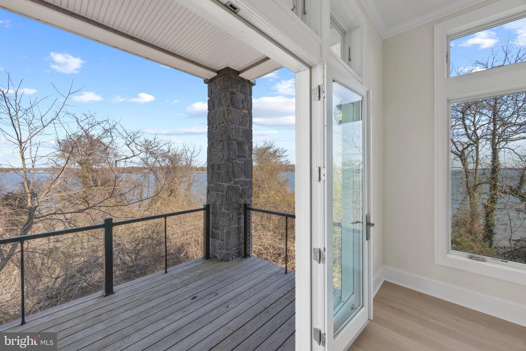DOBBINS ISLAND | 509 EDGEWATER ROAD A