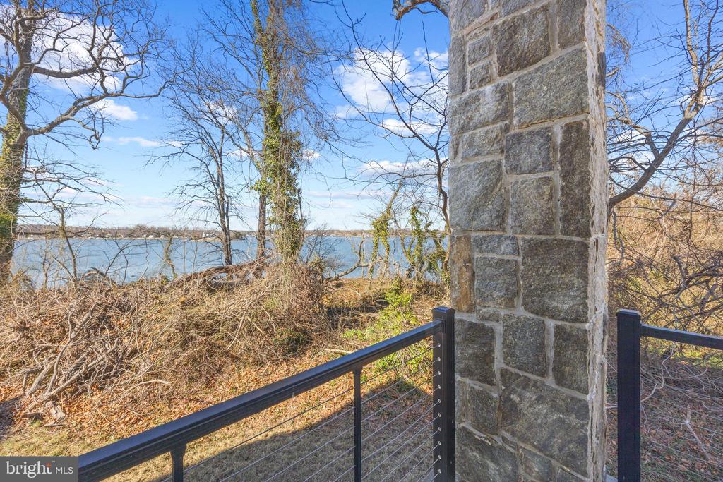 DOBBINS ISLAND | 509 EDGEWATER ROAD A