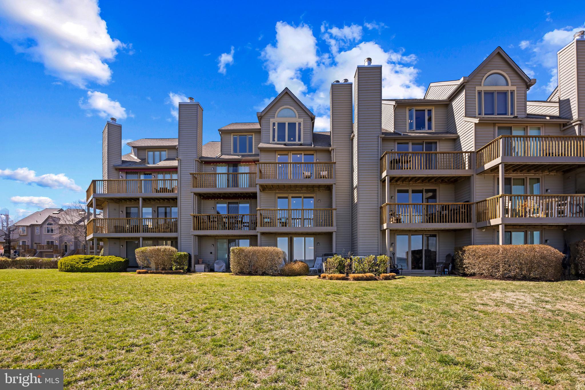 CHESAPEAKE BAY VIEWS | 2175 CHESAPEAKE HARBOUR DRIVE