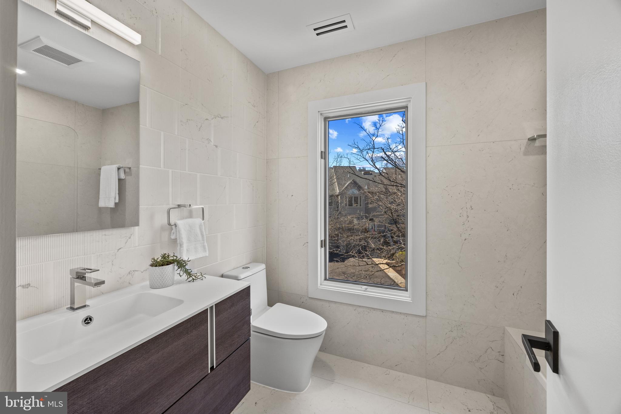 CHESAPEAKE BAY VIEWS | 2175 CHESAPEAKE HARBOUR DRIVE