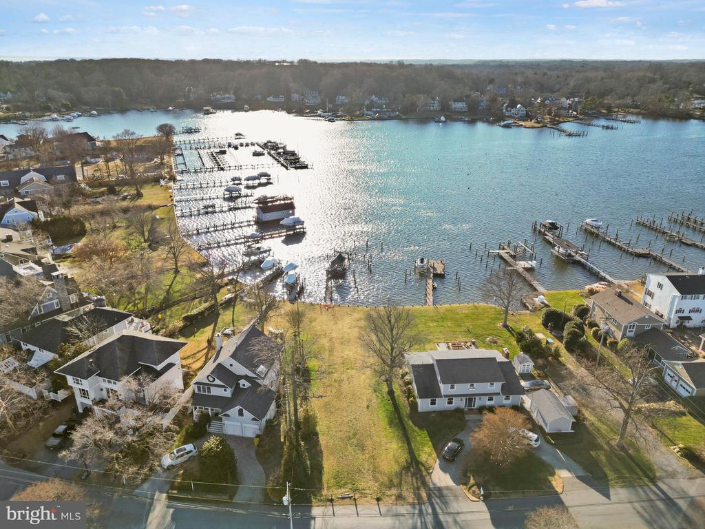 BAY RIDGE WATRFRON LOT + HOME | 45 E LAKE DRIVE