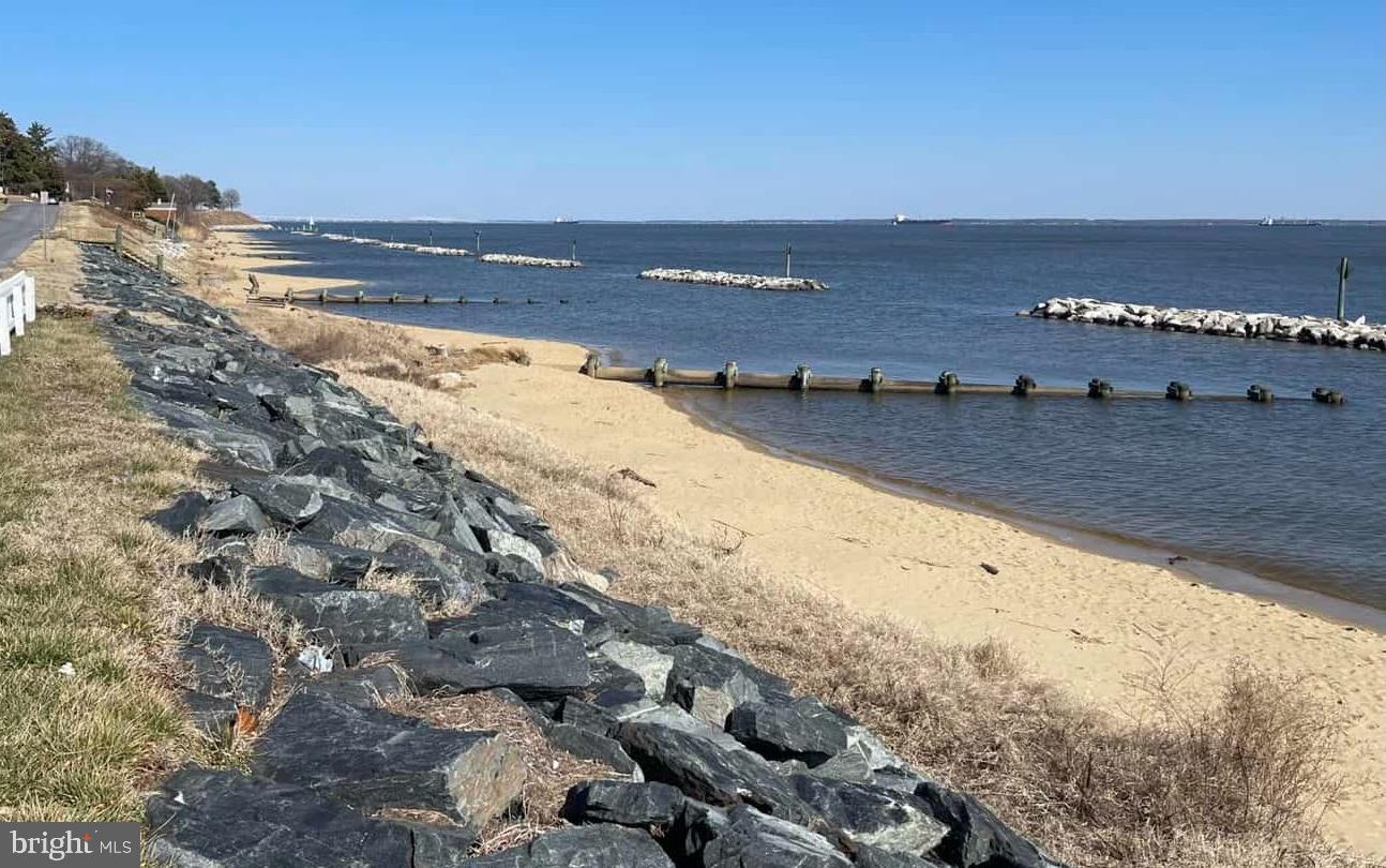 BAY RIDGE WATRFRON LOT + HOME | 45 E LAKE DRIVE