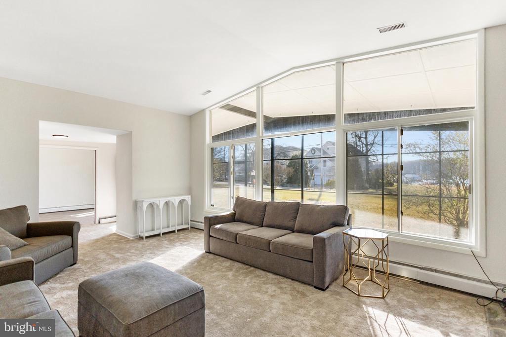BAY RIDGE WATRFRON LOT + HOME | 45 E LAKE DRIVE