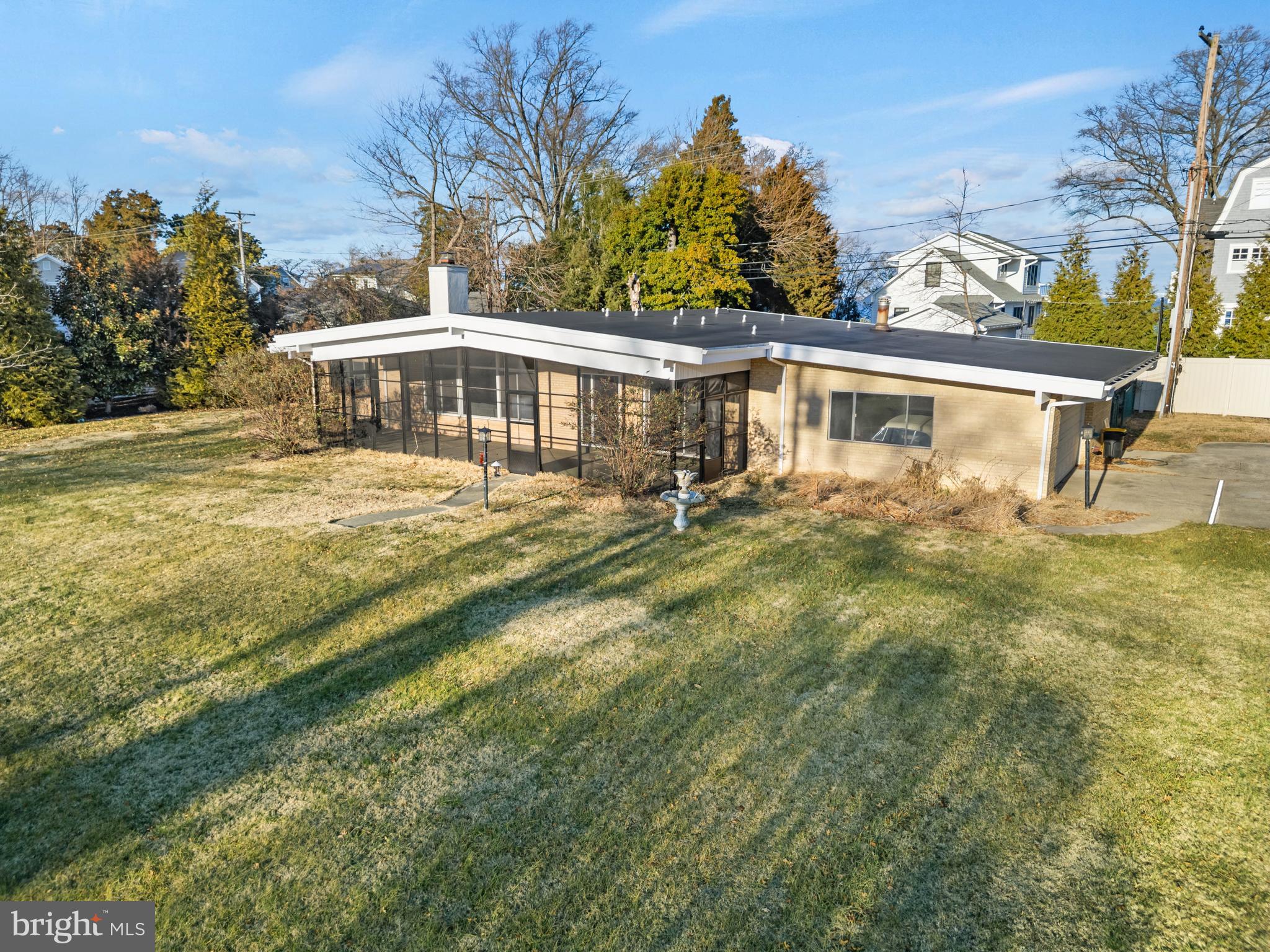 BAY RIDGE WATRFRON LOT + HOME | 45 E LAKE DRIVE