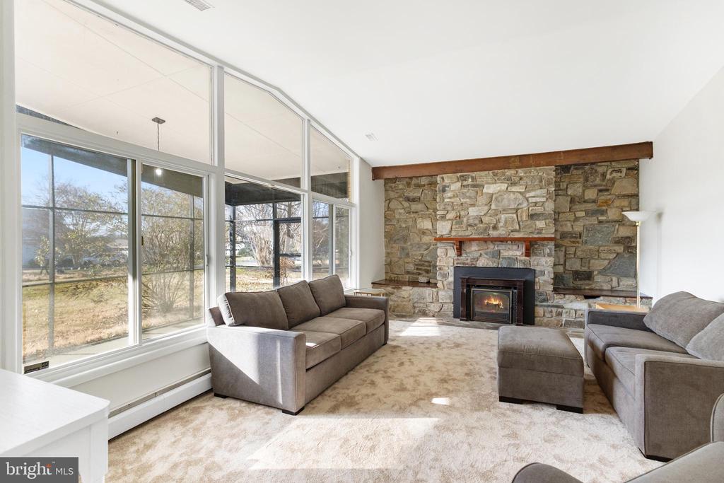 BAY RIDGE WATRFRON LOT + HOME | 45 E LAKE DRIVE