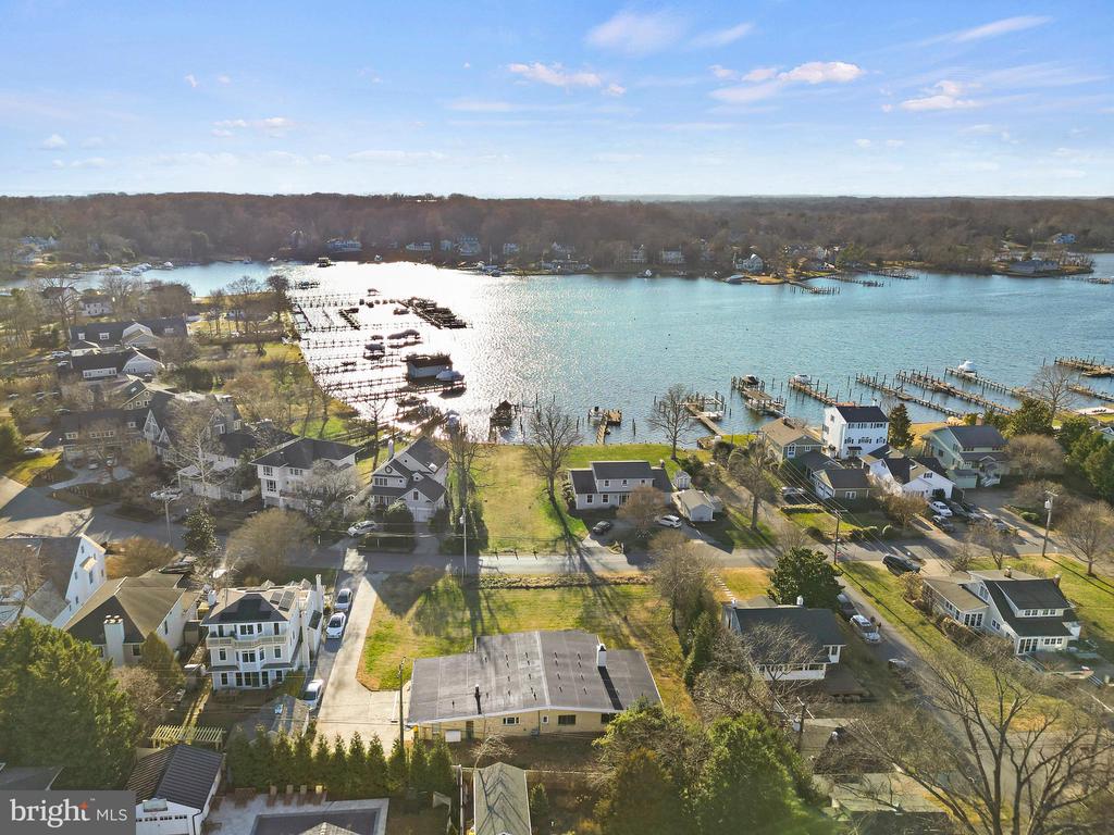 BAY RIDGE WATRFRON LOT + HOME | 45 E LAKE DRIVE