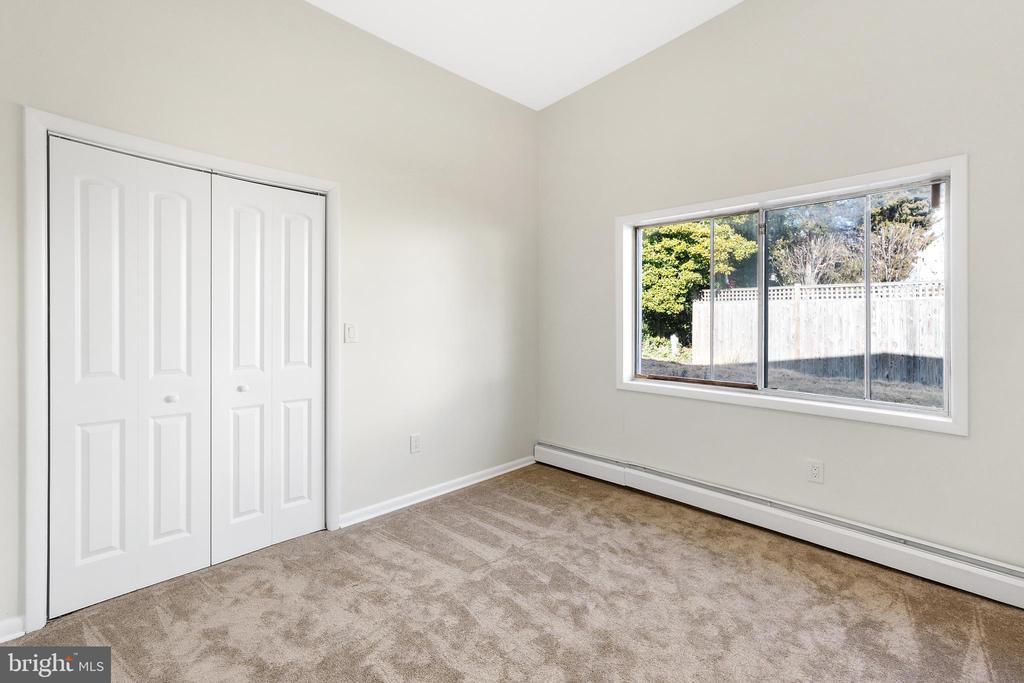 BAY RIDGE WATRFRON LOT + HOME | 45 E LAKE DRIVE