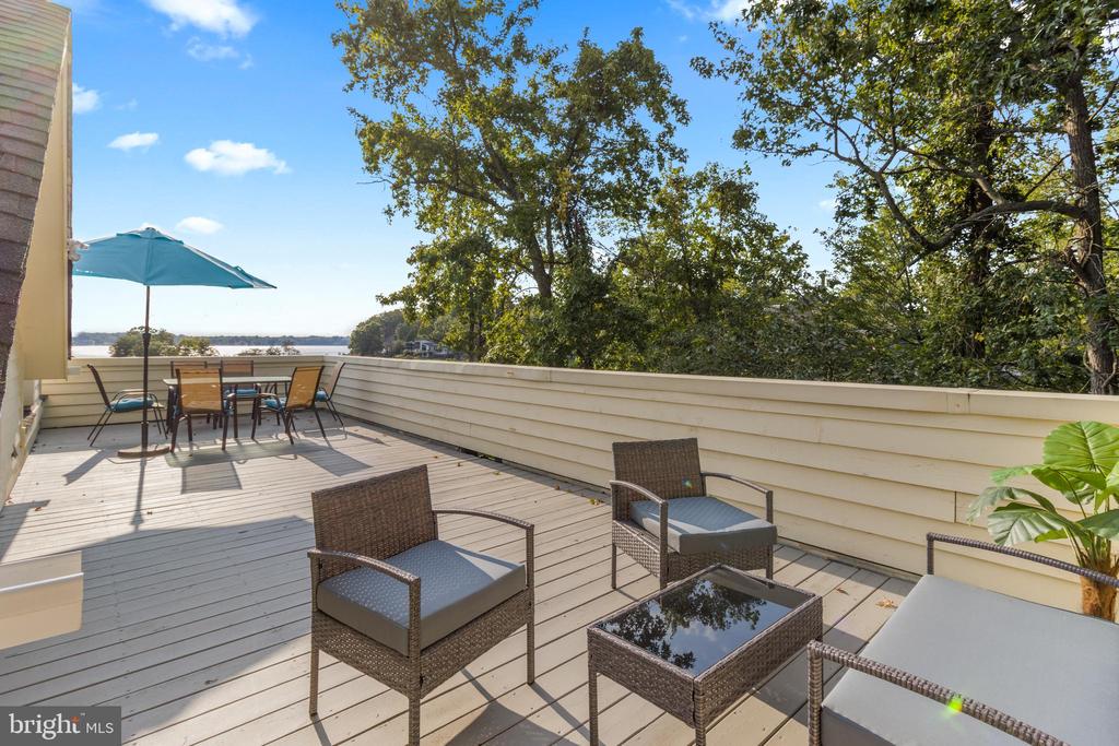 HILLSMERE SHORES WATER VIEW | 133 LAKE VIEW DRIVE