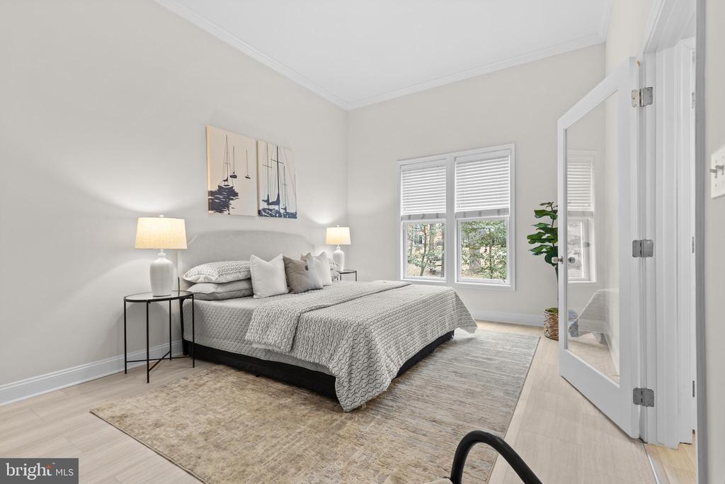 HILLSMERE SHORES WATER VIEW | 133 LAKE VIEW DRIVE