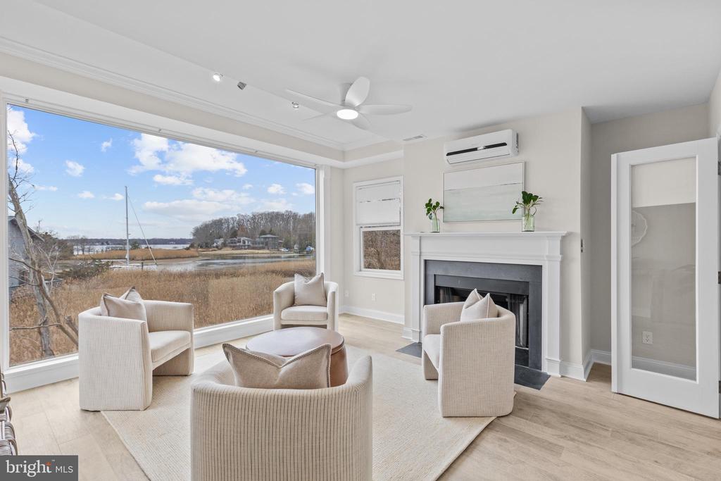 HILLSMERE SHORES WATER VIEW | 133 LAKE VIEW DRIVE