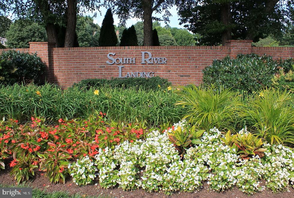 SOUTH RIVER WATERFRONT | 610 S RIVER LANDING ROAD