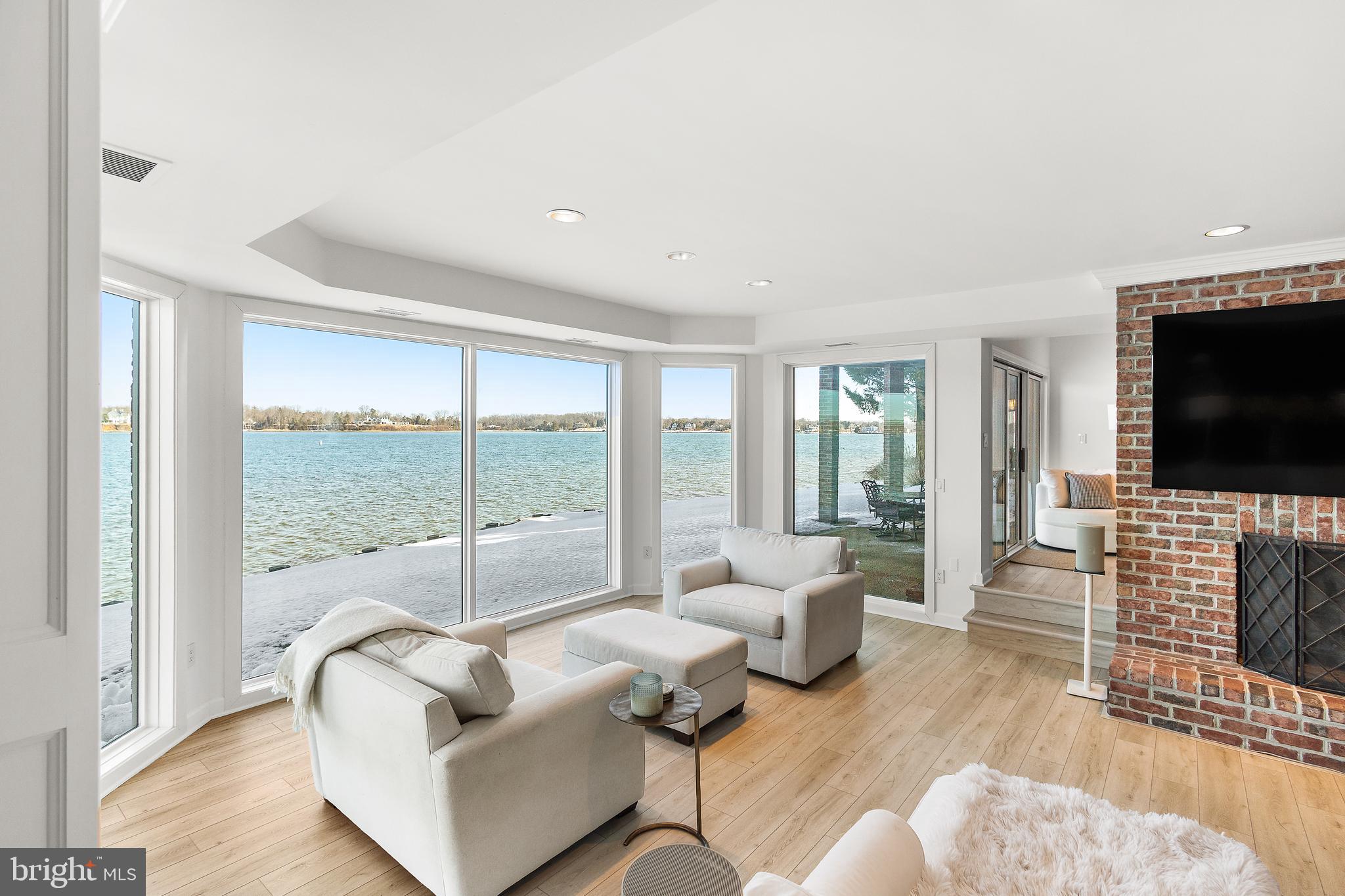 SOUTH RIVER WATERFRONT | 610 S RIVER LANDING ROAD