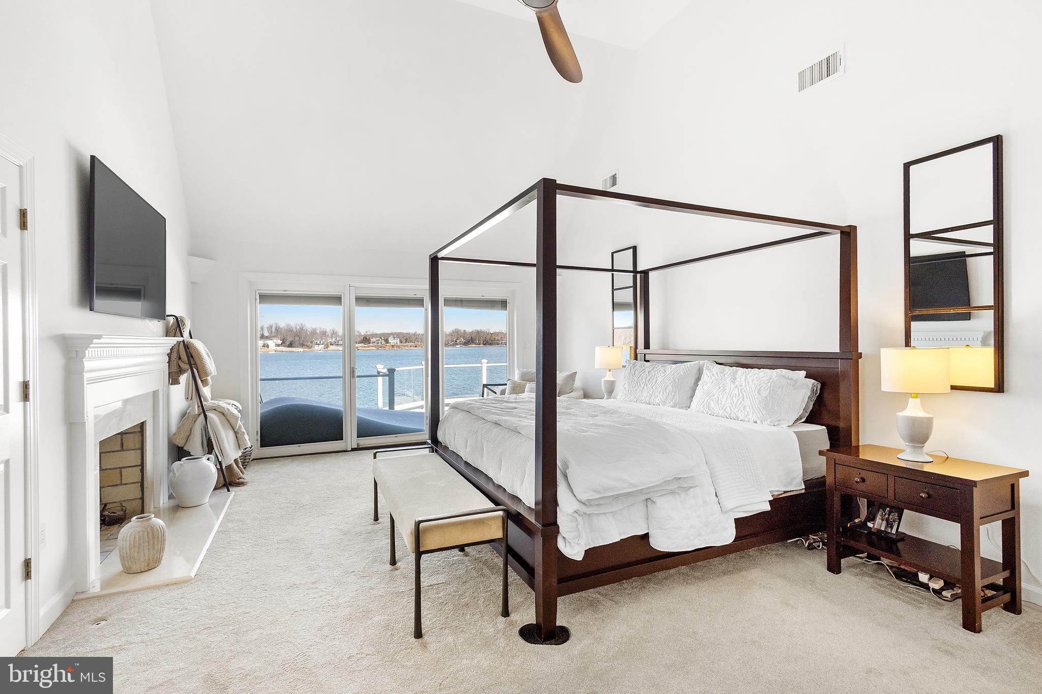 SOUTH RIVER WATERFRONT | 610 S RIVER LANDING ROAD