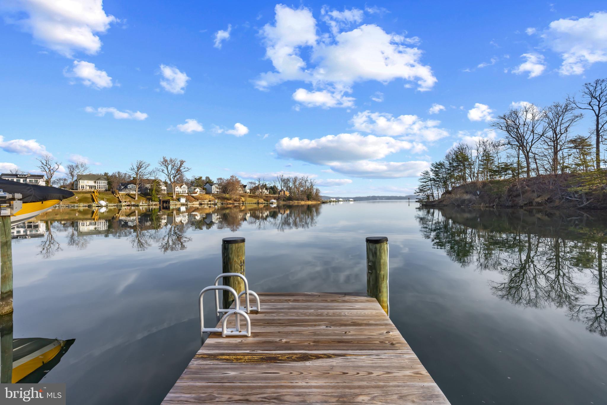 ARNOLD WATERFRONT | 404 ALAMEDA PARKWAY