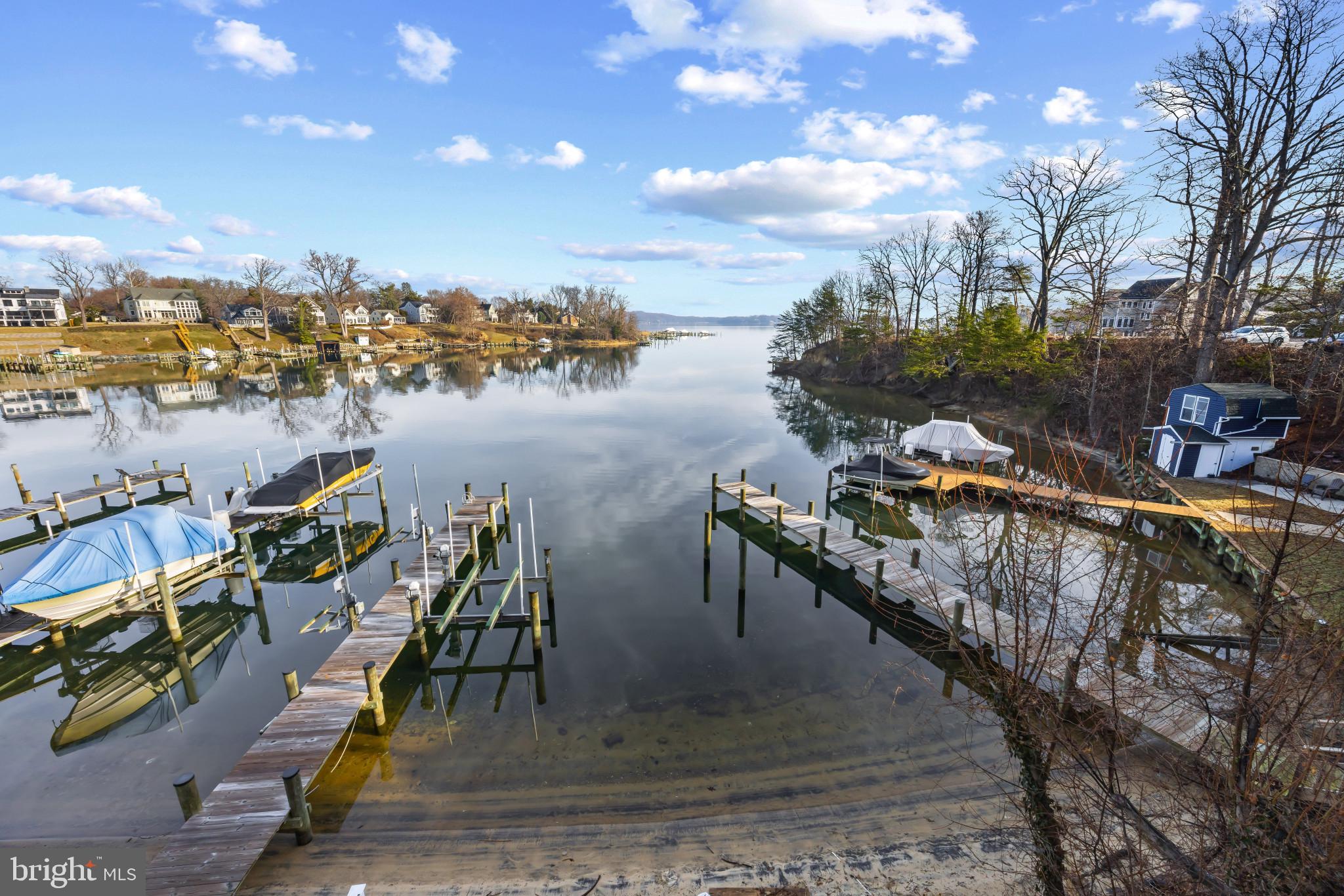 ARNOLD WATERFRONT | 404 ALAMEDA PARKWAY