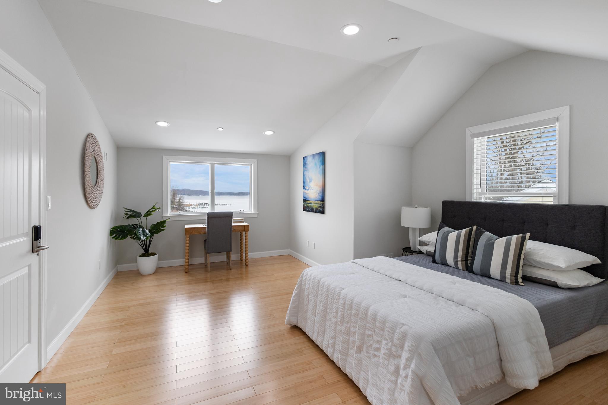 ARNOLD WATERFRONT | 404 ALAMEDA PARKWAY