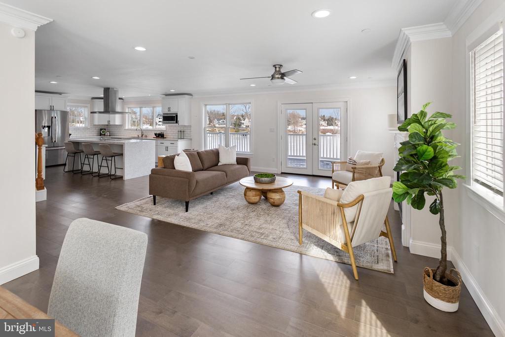 ARNOLD WATERFRONT | 404 ALAMEDA PARKWAY