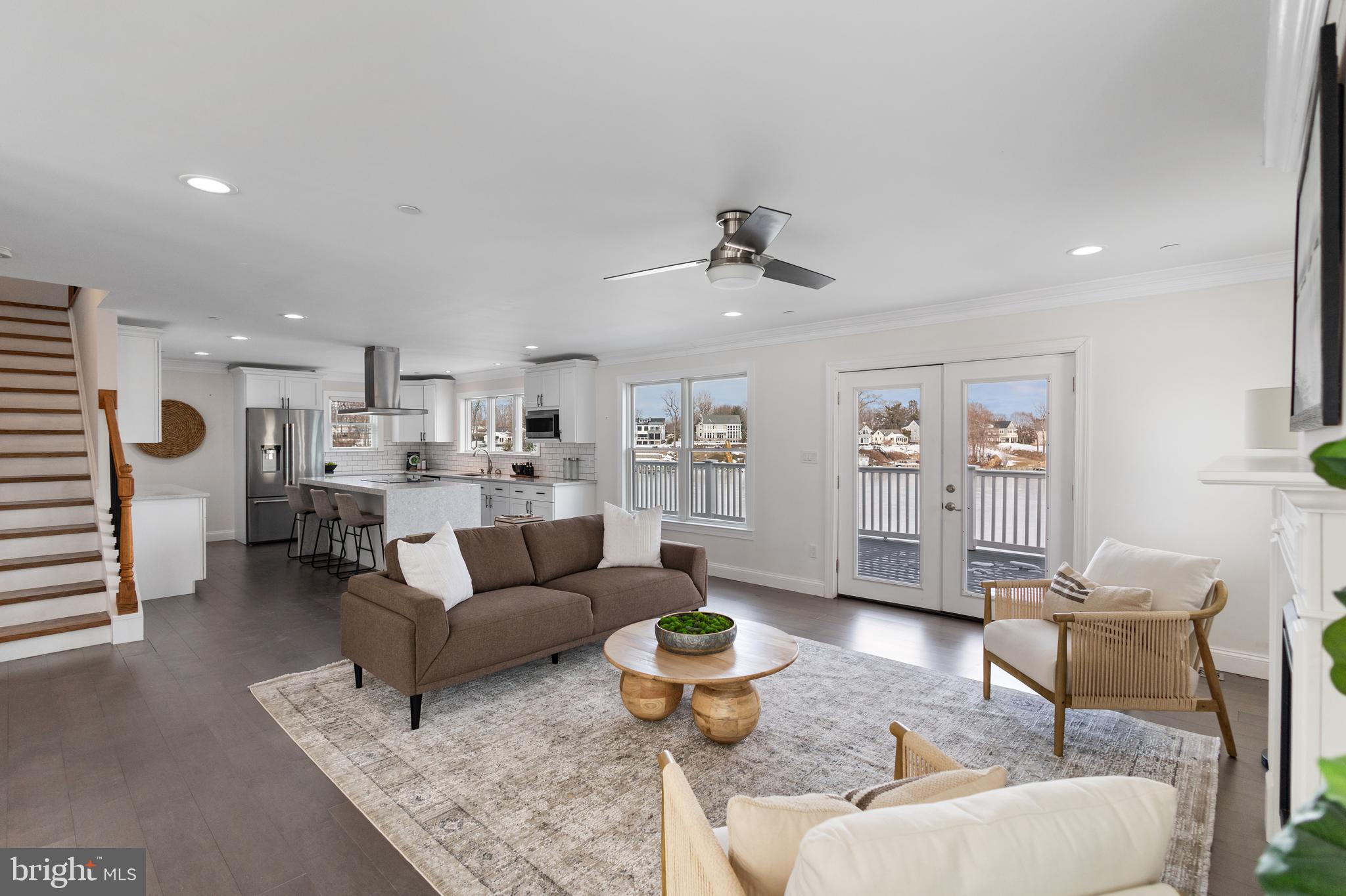 ARNOLD WATERFRONT | 404 ALAMEDA PARKWAY