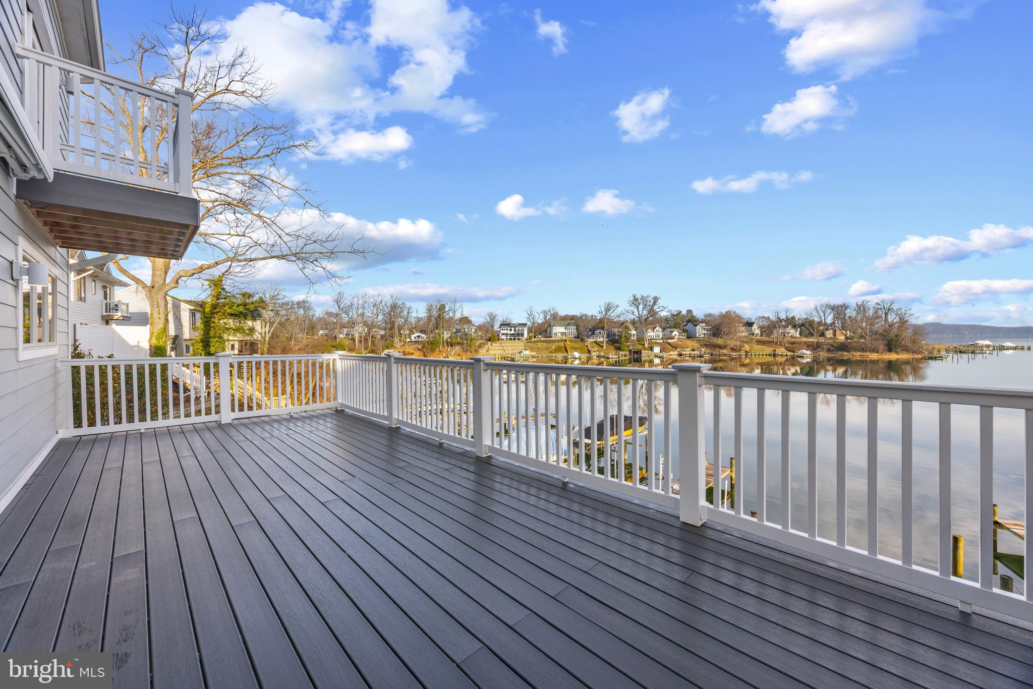 ARNOLD WATERFRONT | 404 ALAMEDA PARKWAY