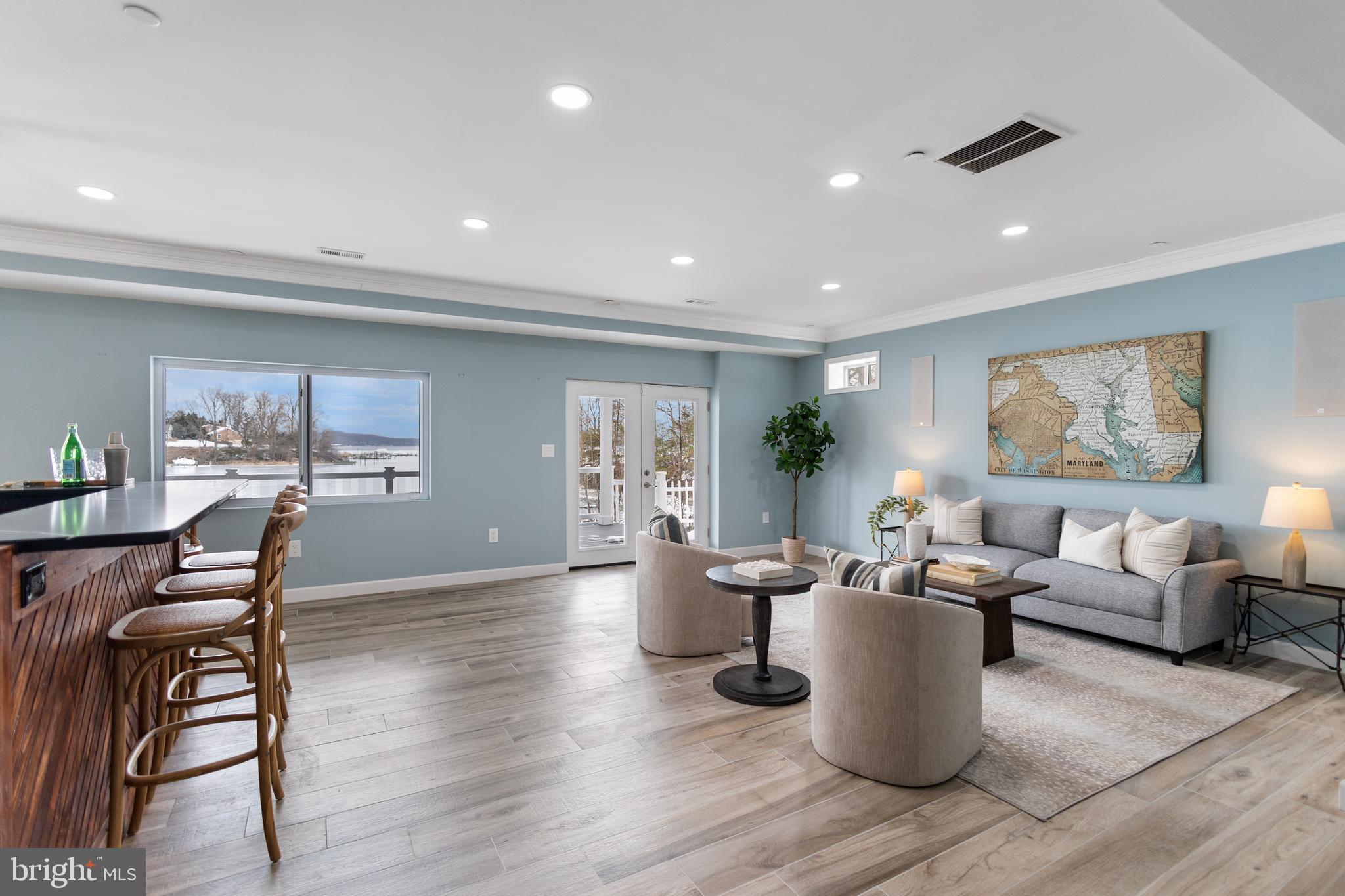 ARNOLD WATERFRONT | 404 ALAMEDA PARKWAY