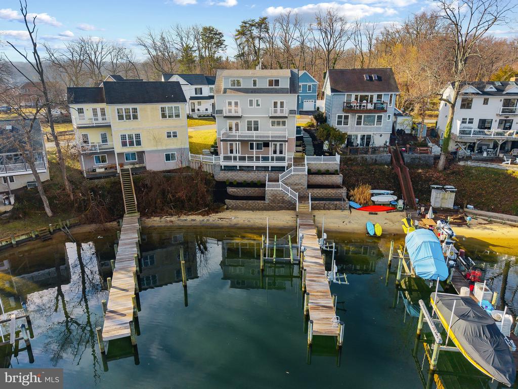ARNOLD WATERFRONT | 404 ALAMEDA PARKWAY