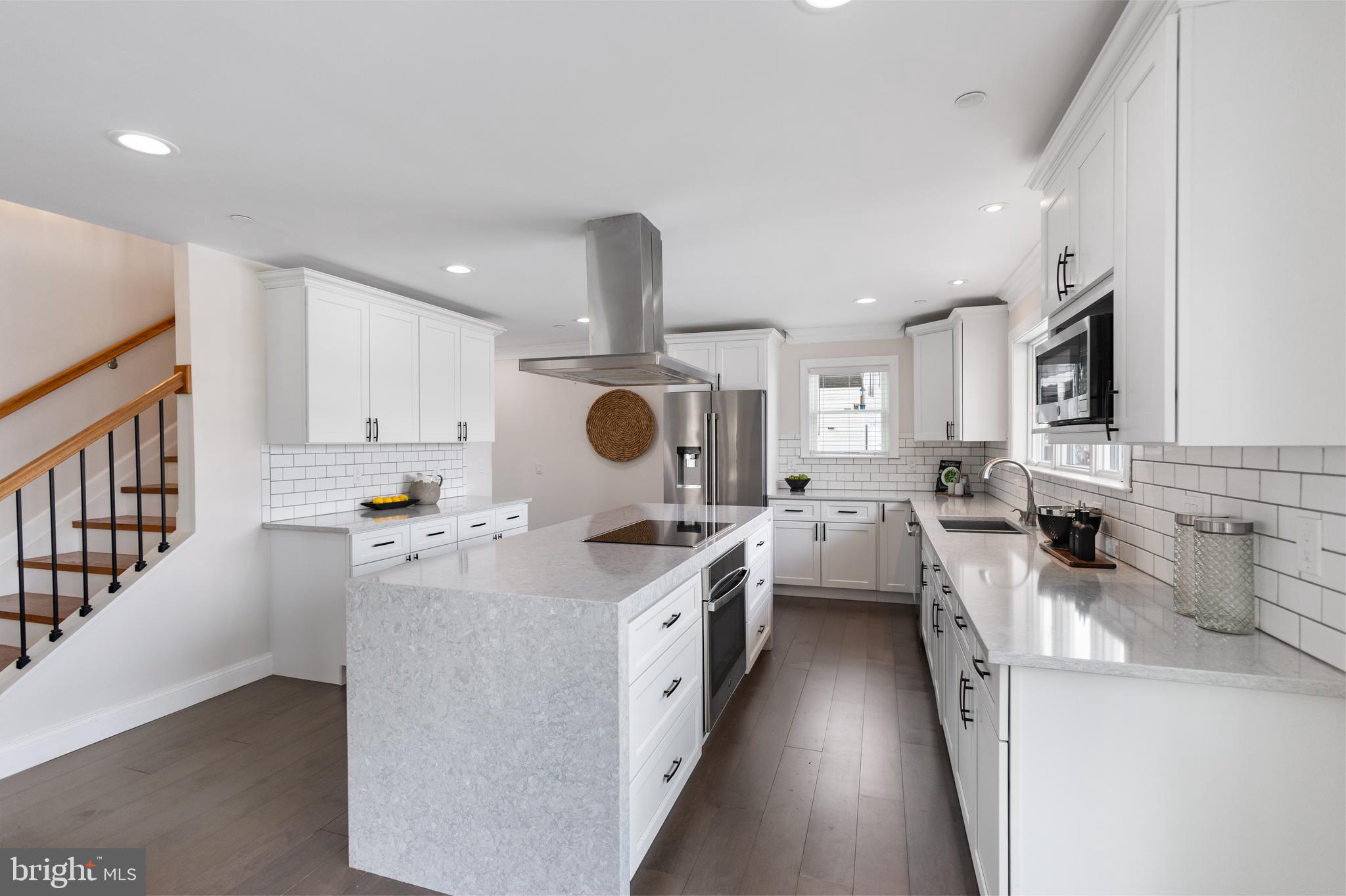 ARNOLD WATERFRONT | 404 ALAMEDA PARKWAY