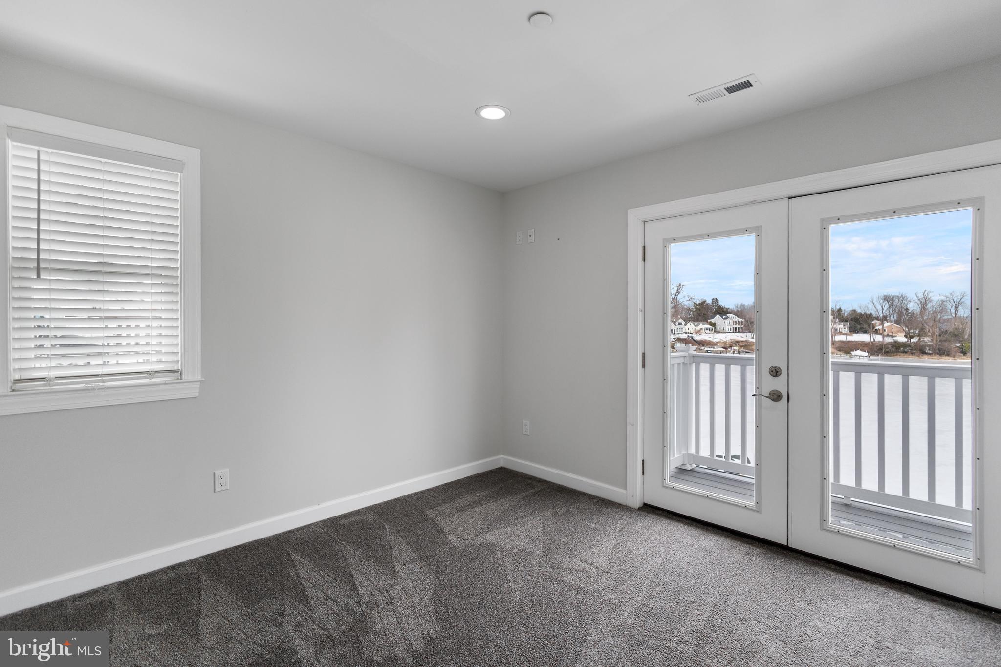 ARNOLD WATERFRONT | 404 ALAMEDA PARKWAY