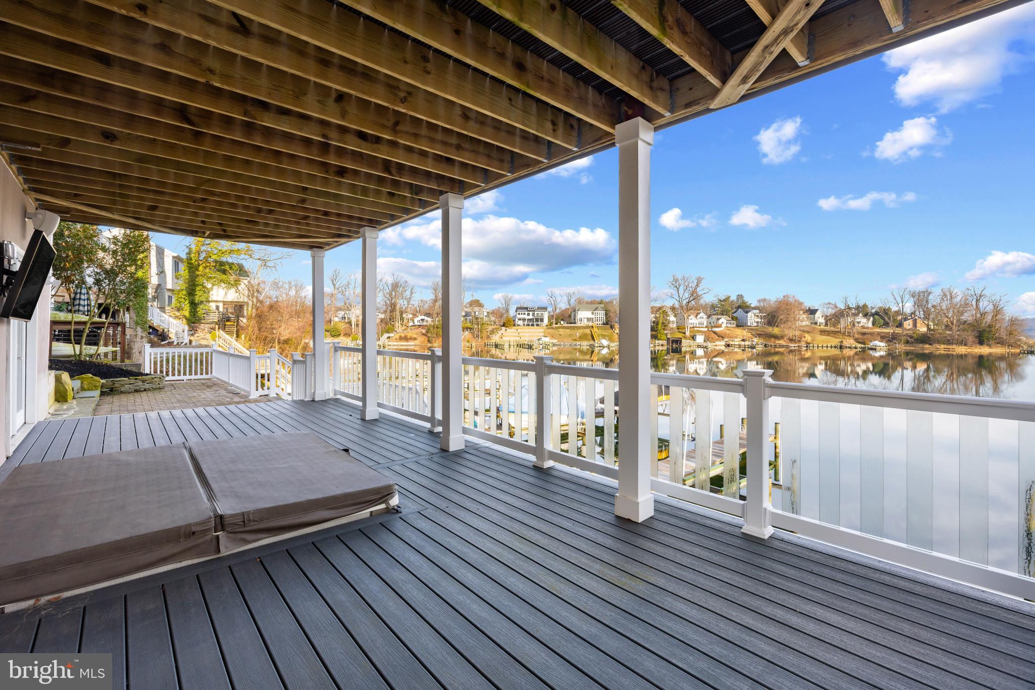 ARNOLD WATERFRONT | 404 ALAMEDA PARKWAY