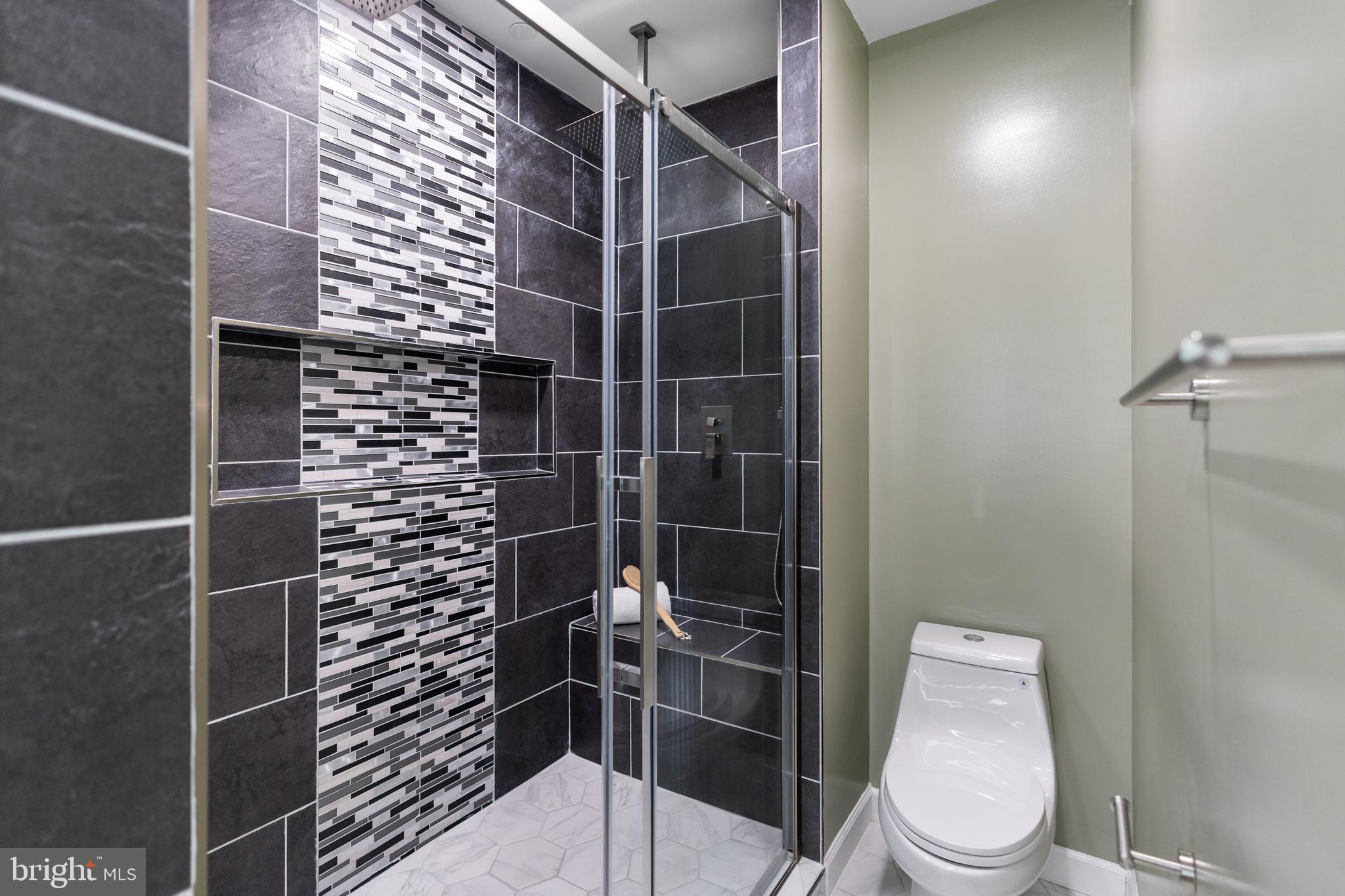 ARNOLD WATERFRONT | 404 ALAMEDA PARKWAY