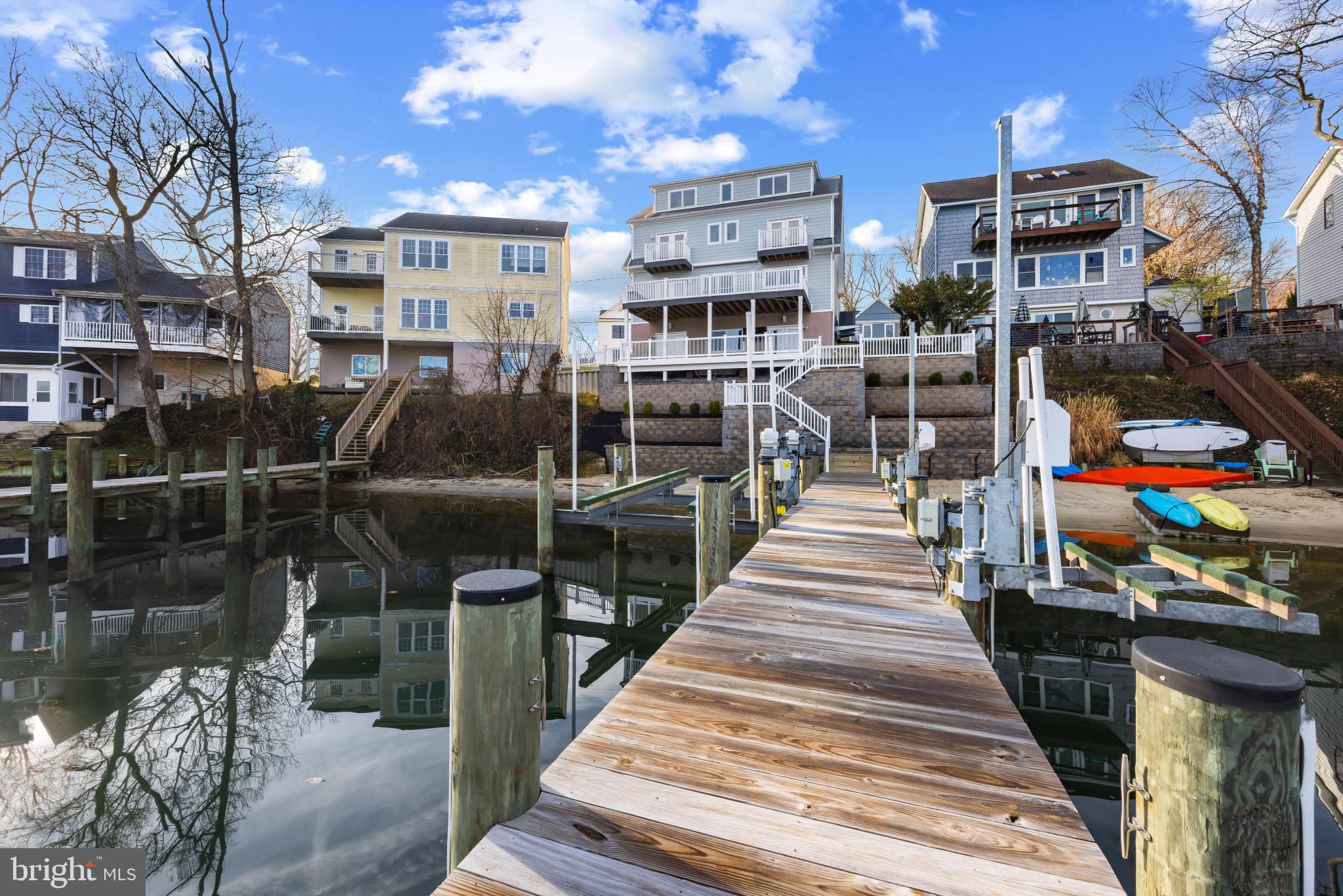 ARNOLD WATERFRONT | 404 ALAMEDA PARKWAY