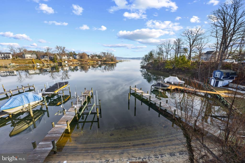 ARNOLD WATERFRONT | 404 ALAMEDA PARKWAY