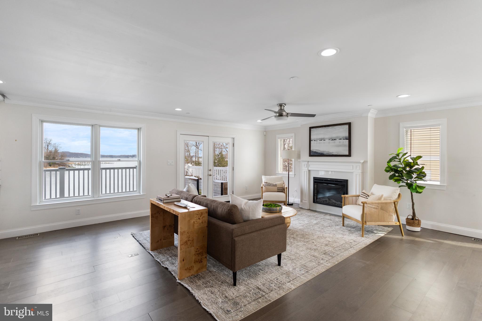 ARNOLD WATERFRONT | 404 ALAMEDA PARKWAY