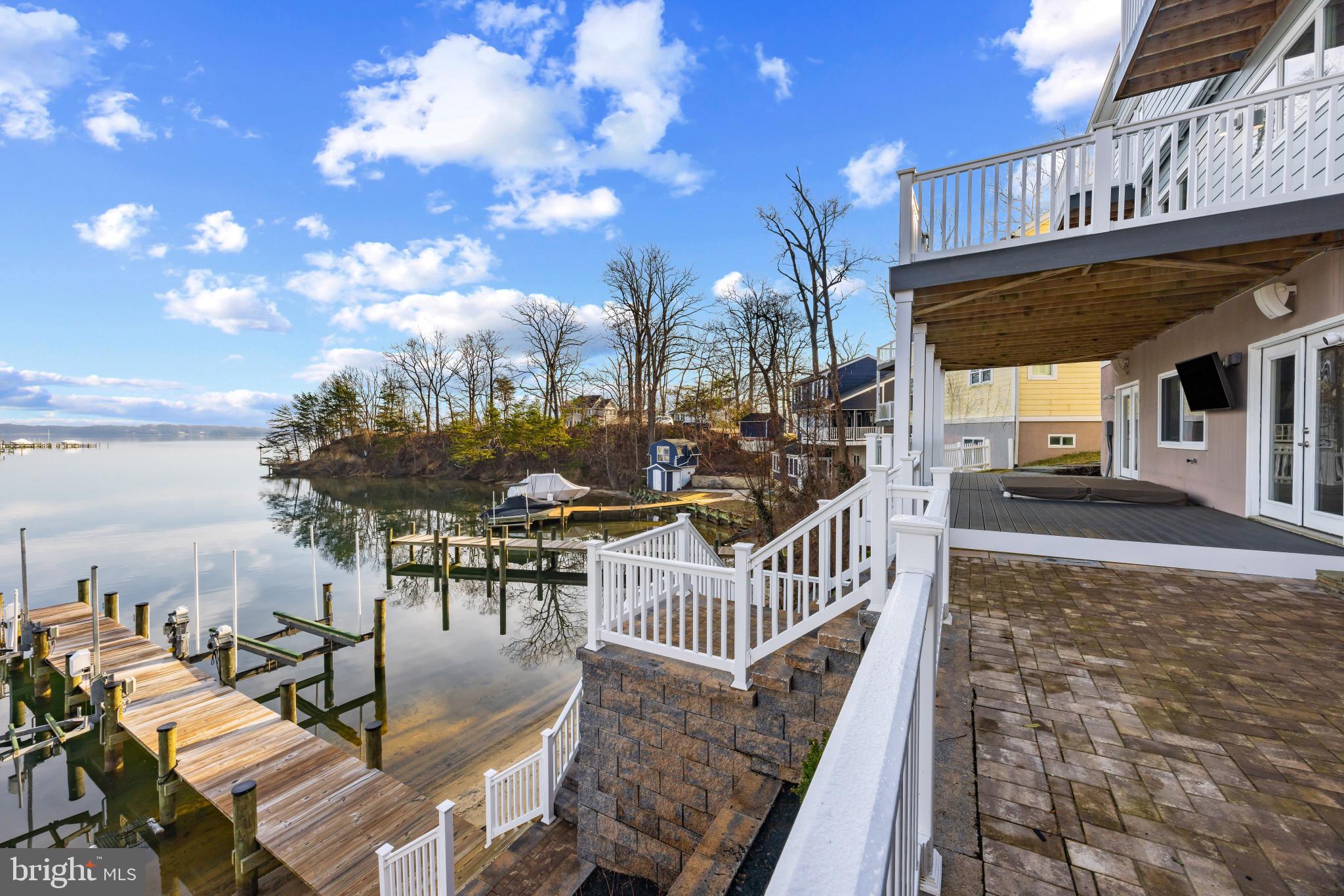 ARNOLD WATERFRONT | 404 ALAMEDA PARKWAY