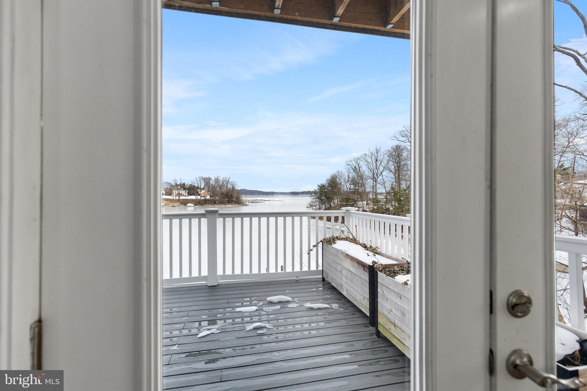 ARNOLD WATERFRONT | 404 ALAMEDA PARKWAY