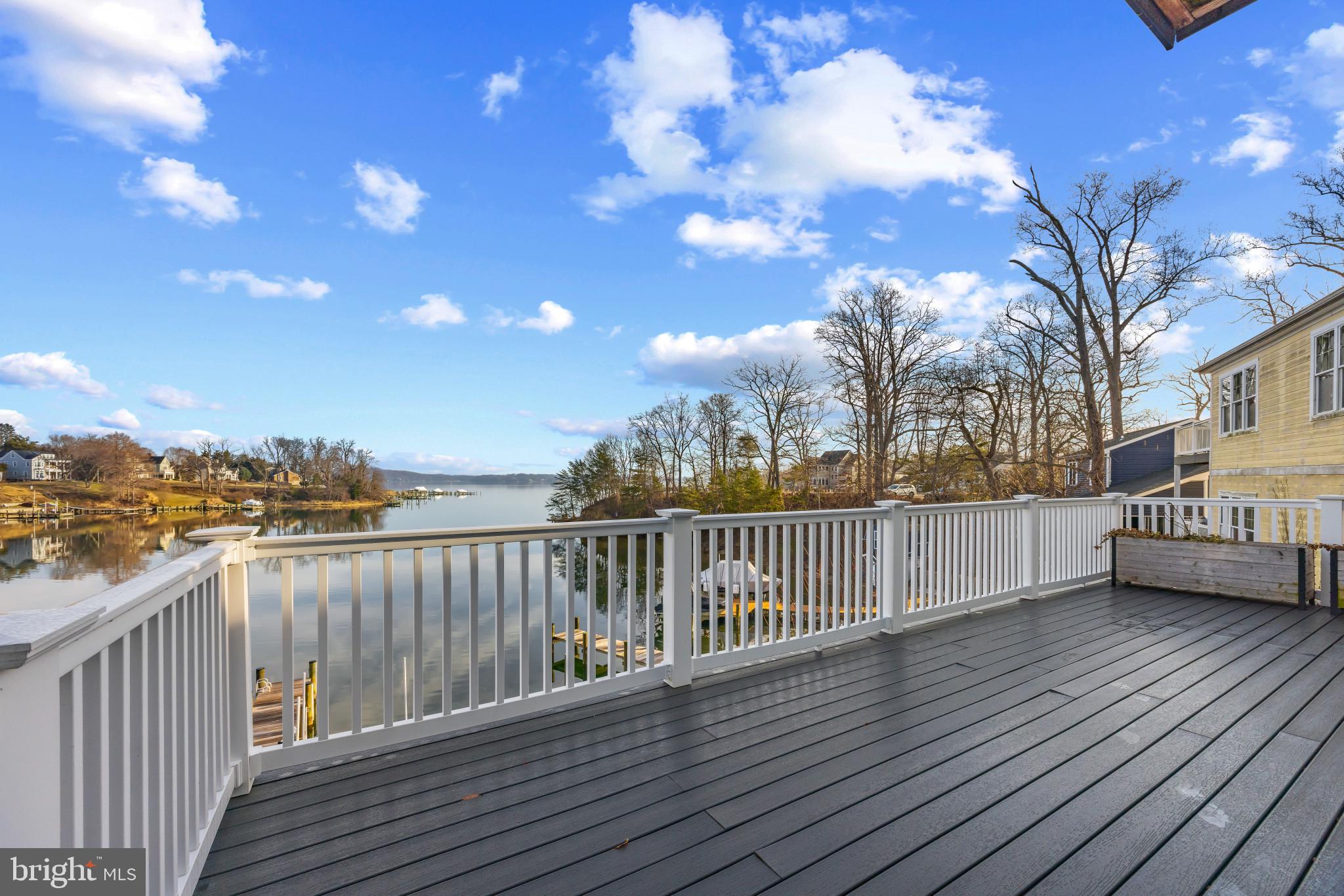 ARNOLD WATERFRONT | 404 ALAMEDA PARKWAY