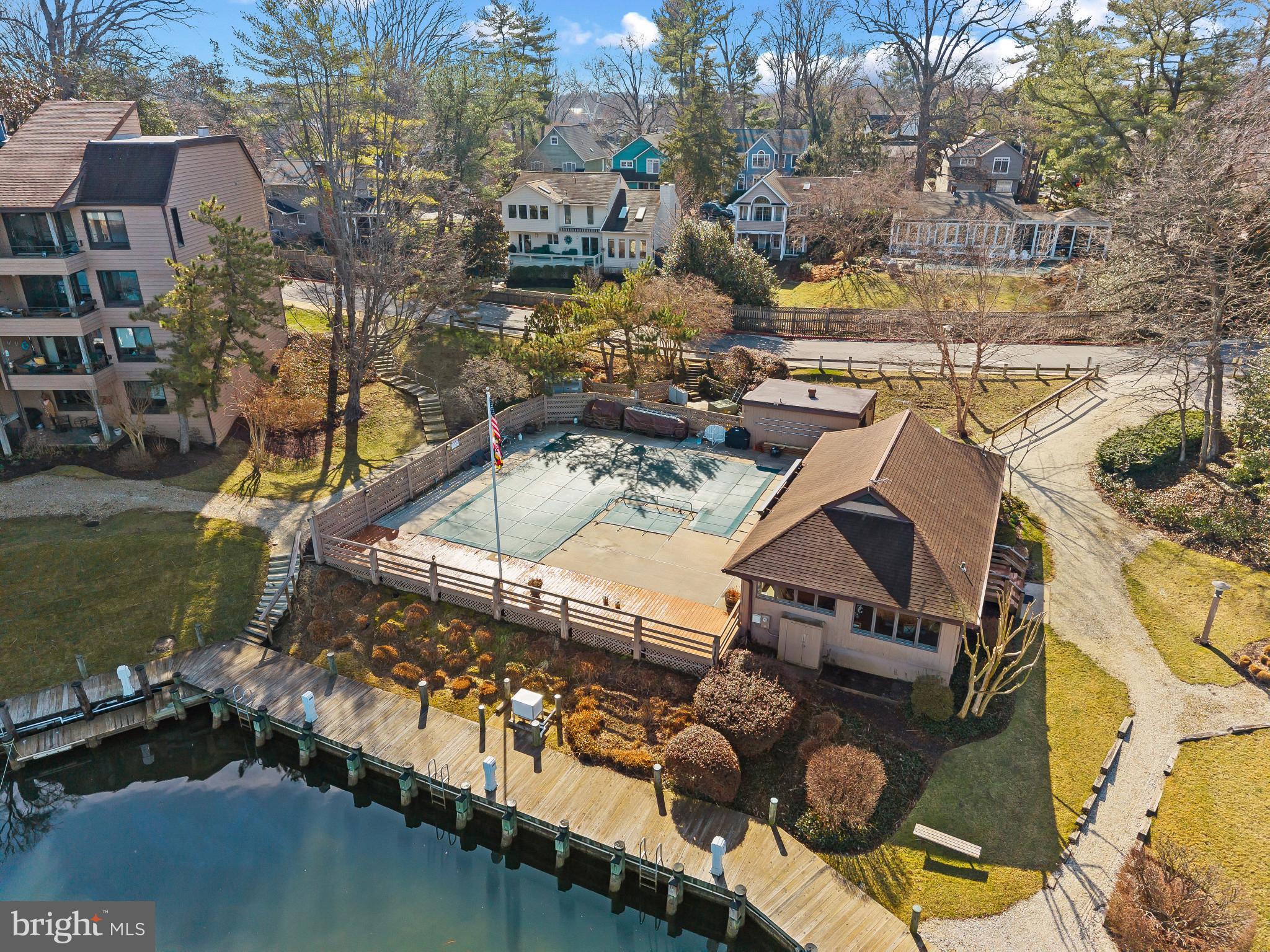 WATERFRONT SPA CREEK CONDO | 3 PRESIDENT POINT DRIVE B3