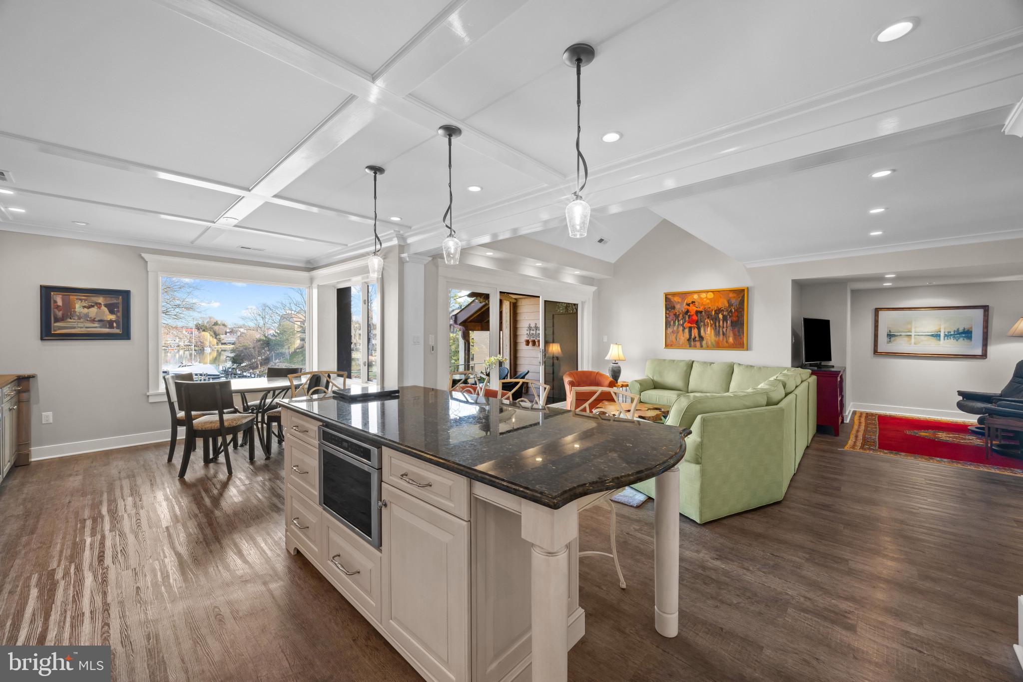 WATERFRONT SPA CREEK CONDO | 3 PRESIDENT POINT DRIVE B3