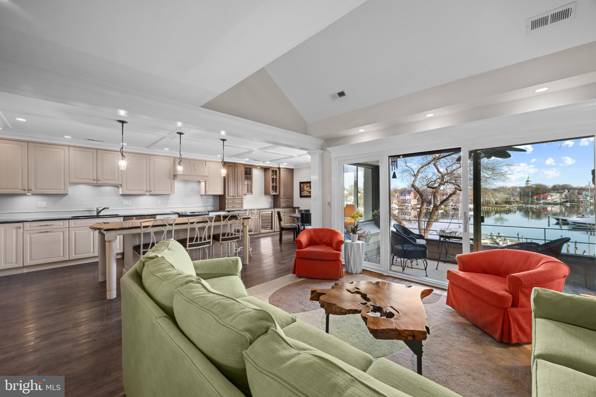 WATERFRONT SPA CREEK CONDO | 3 PRESIDENT POINT DRIVE B3