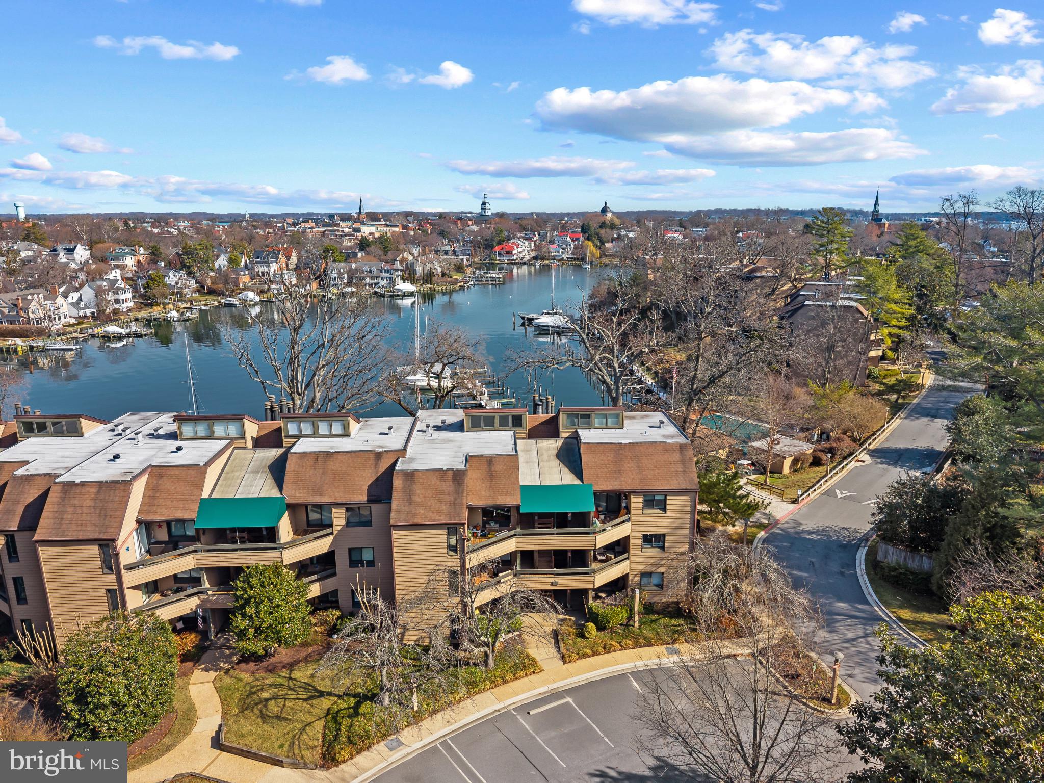 WATERFRONT SPA CREEK CONDO | 3 PRESIDENT POINT DRIVE B3
