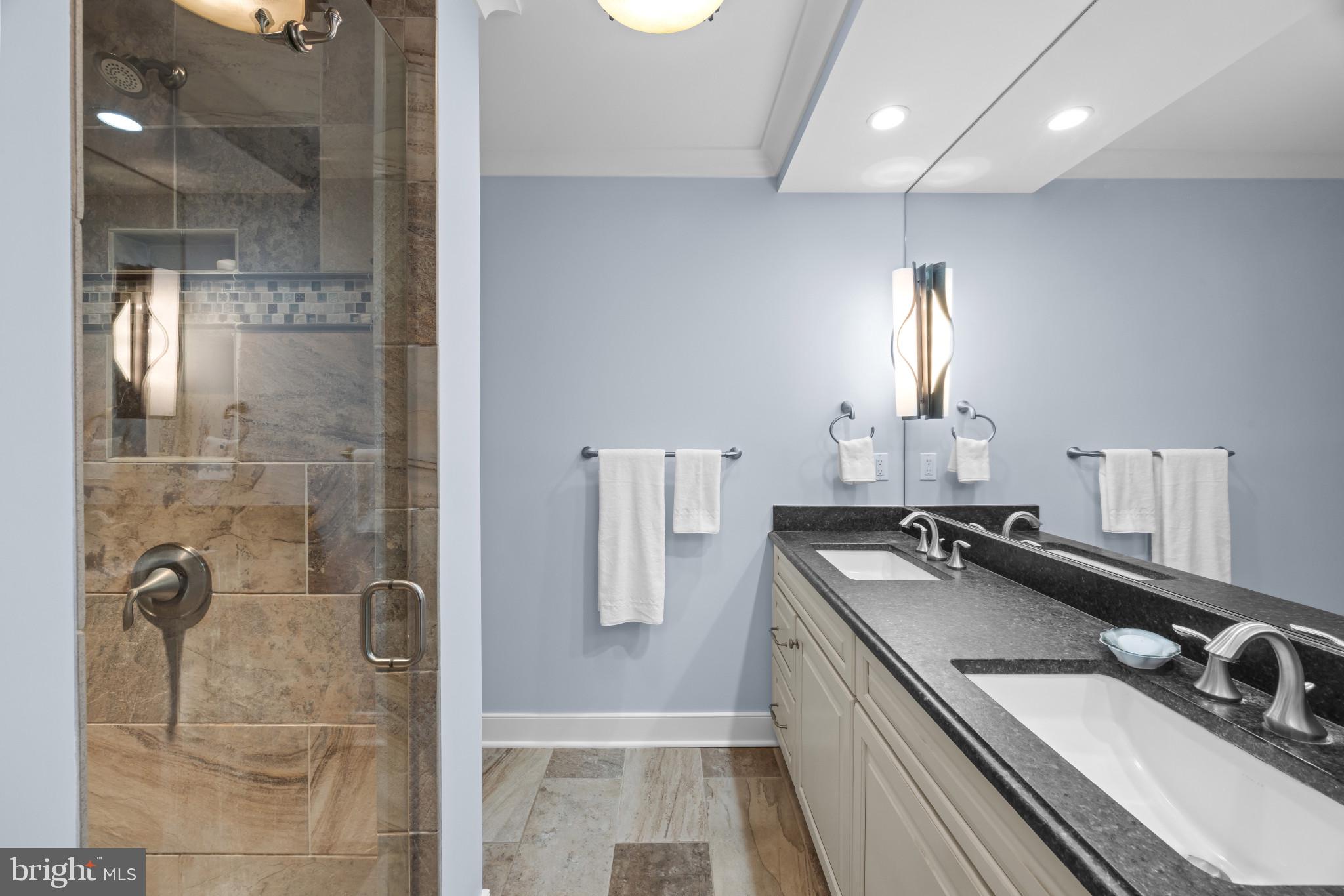 WATERFRONT SPA CREEK CONDO | 3 PRESIDENT POINT DRIVE B3